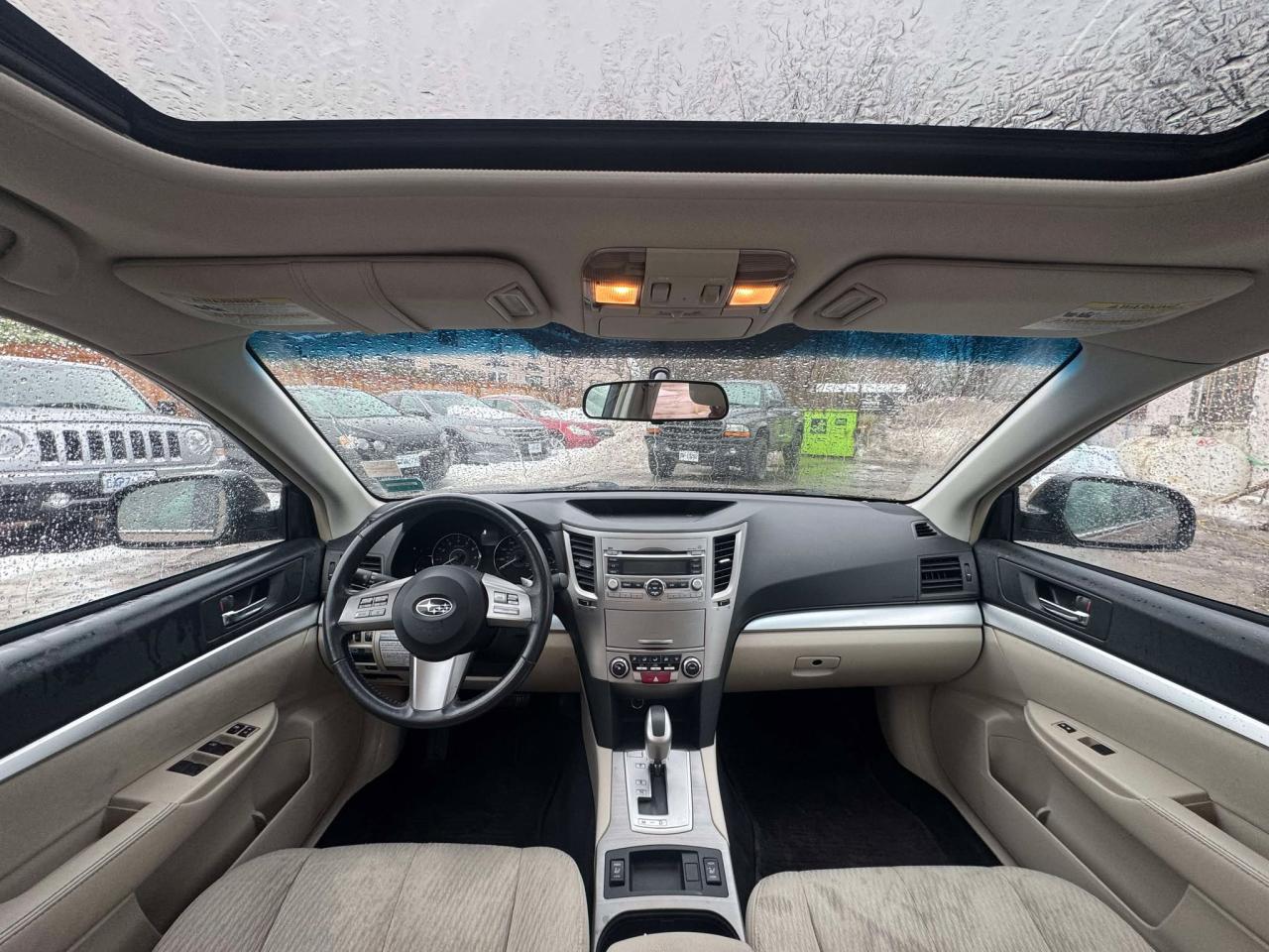 2011 Subaru Legacy 4dr Sdn H4 Auto 2.5i Prem AWP/Pwr Moon - Photo #16