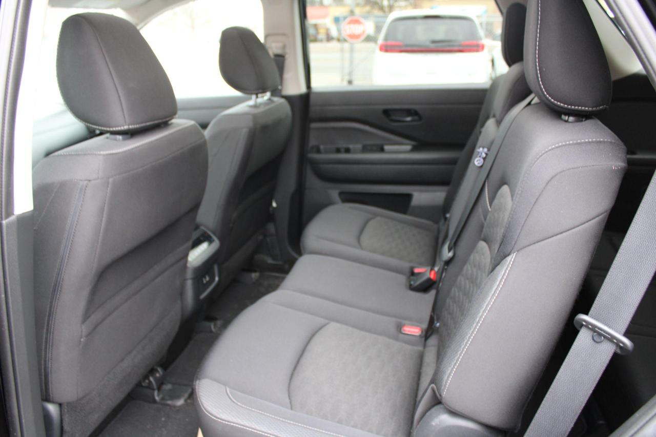 2023 Nissan Pathfinder SV 4WD - Photo #18