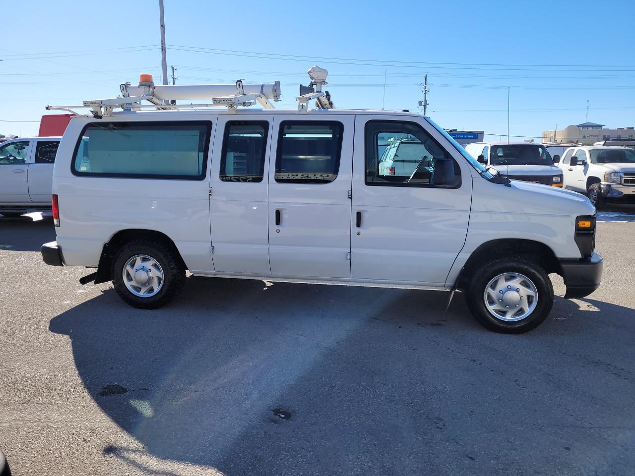 2012 Ford Econoline  - Photo #2