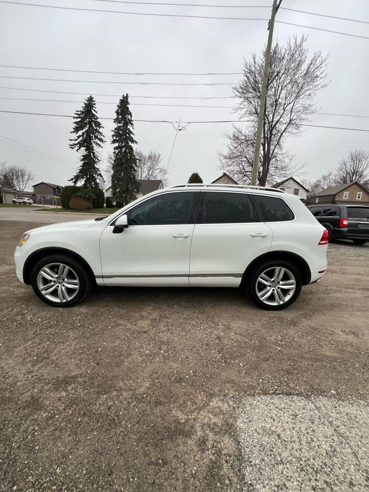 2014 Volkswagen Touareg HIGHLINE - Photo #3