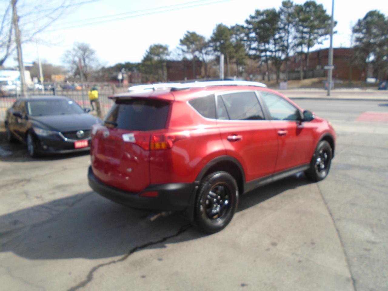 2015 Toyota RAV4 LE/ REAR CAM / KEYLESS/ HEATED SEATS / AC / CLEAN/ - Photo #5