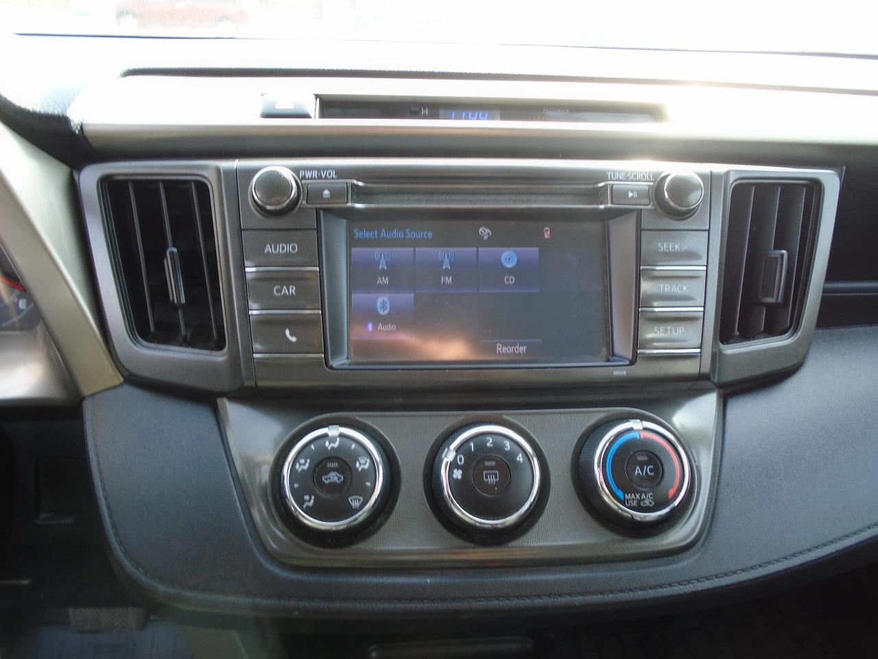 2015 Toyota RAV4 LE/ REAR CAM / KEYLESS/ HEATED SEATS / AC / CLEAN/ - Photo #17