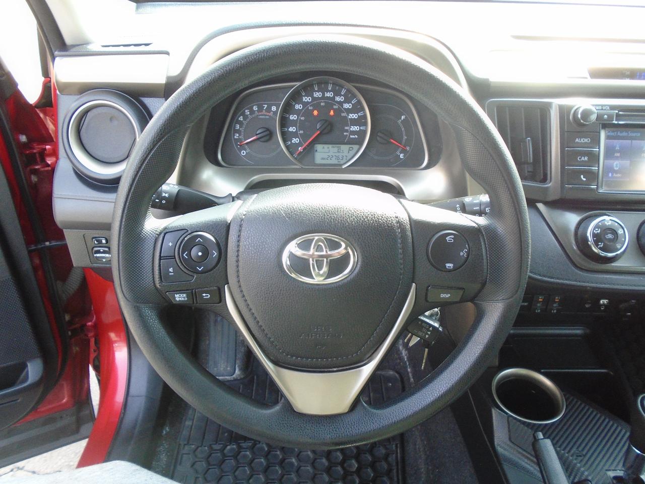 2015 Toyota RAV4 LE/ REAR CAM / KEYLESS/ HEATED SEATS / AC / CLEAN/ - Photo #20