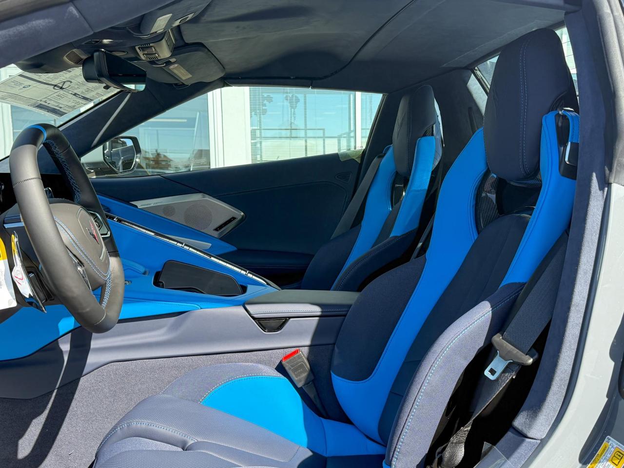 2025 Chevrolet Corvette Stingray 6.2L V8 WITH REMOTE START/ENTRY, HEATED/VENTILATED SEATS, HEATED STEERING WHEEL, HD REAR VISION CAMERA, BOSE AUDIO, APPLE CARPLAY AND ANDROID AUTO Photo