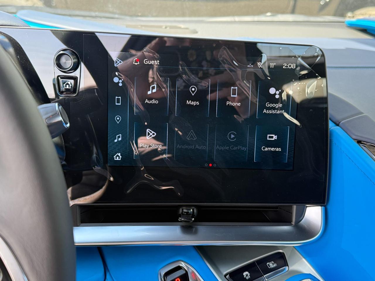 2025 Chevrolet Corvette Stingray 6.2L V8 WITH REMOTE START/ENTRY, HEATED/VENTILATED SEATS, HEATED STEERING WHEEL, HD REAR VISION CAMERA, BOSE AUDIO, APPLE CARPLAY AND ANDROID AUTO Photo