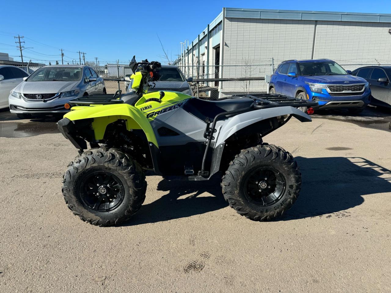 2022 Yamaha Grizzly 700 EPS $88 B/W - Photo #4