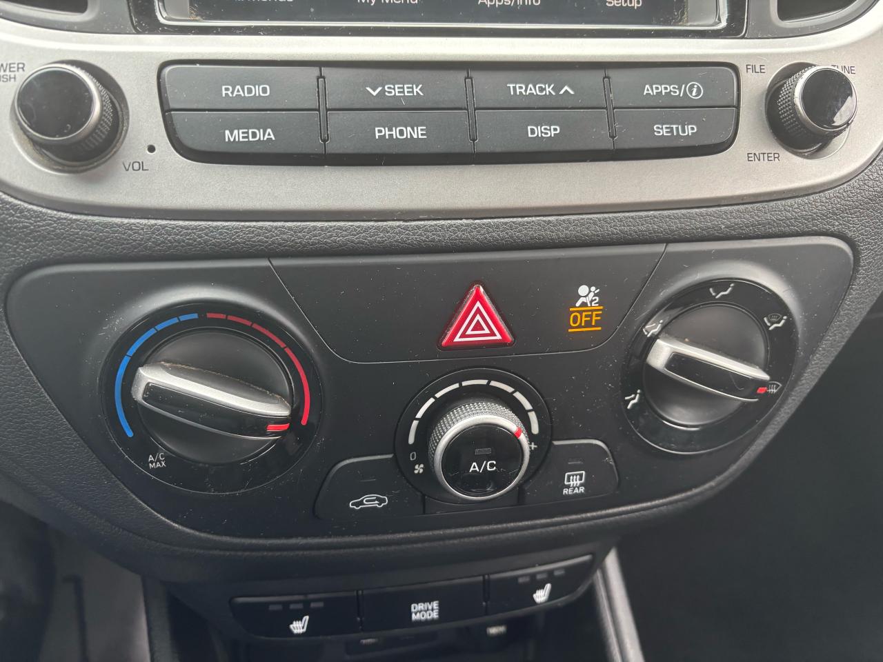 2020 Hyundai Accent Preferred, Hatchback, Heated Seats, Back-up-camera - Photo #15