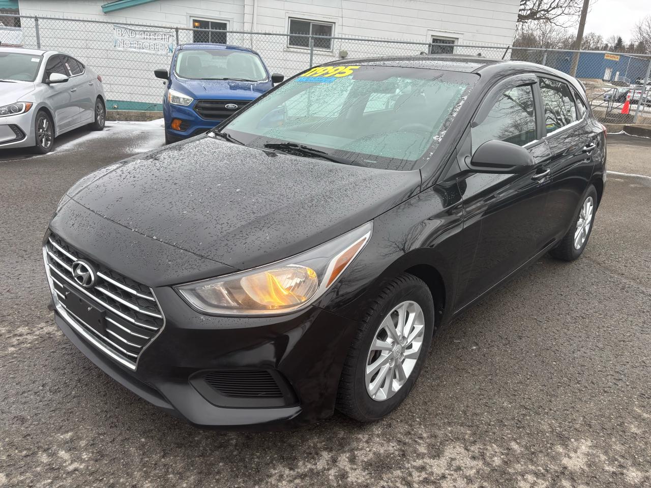 2020 Hyundai Accent Preferred, Hatchback, Heated Seats, Back-up-camera - Photo #3