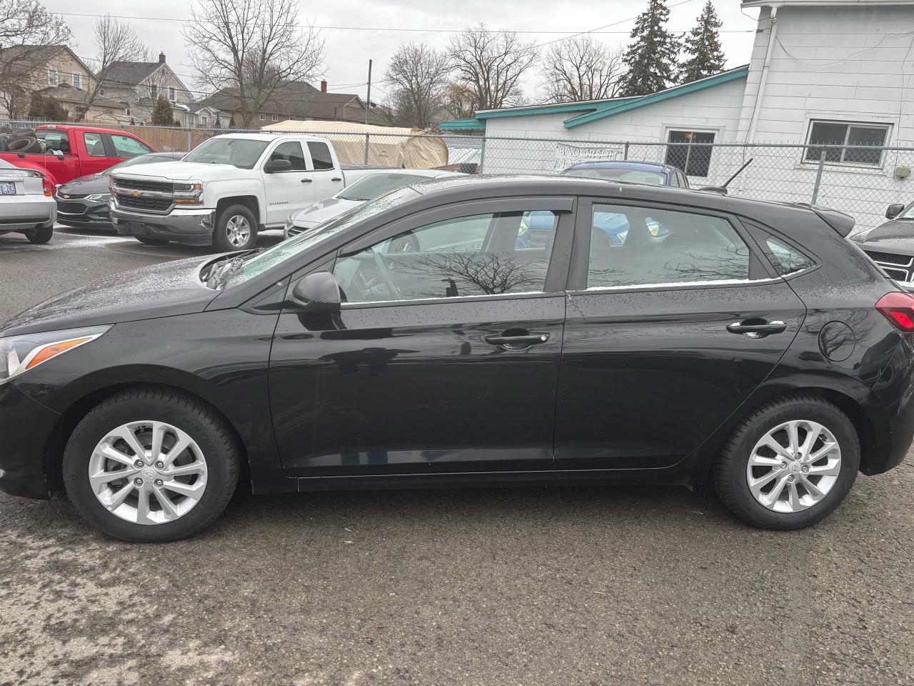 2020 Hyundai Accent Preferred, Hatchback, Heated Seats, Back-up-camera - Photo #4