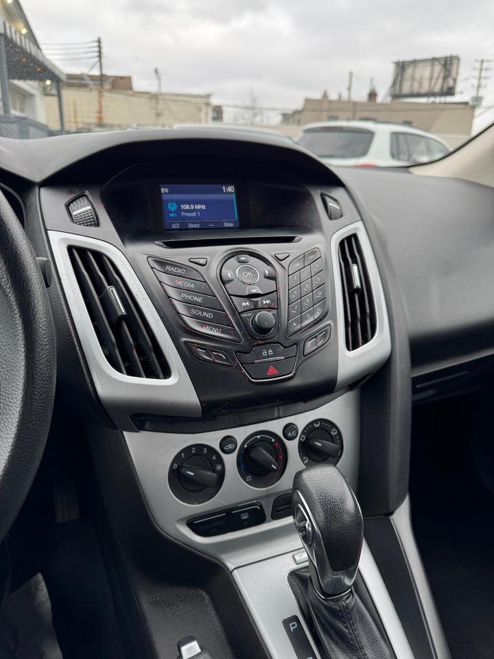 2014 Ford Focus 4DR SDN SE - Photo #11
