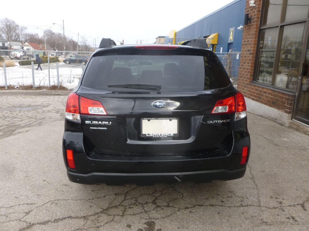 2014 Subaru Outback  - Photo #4