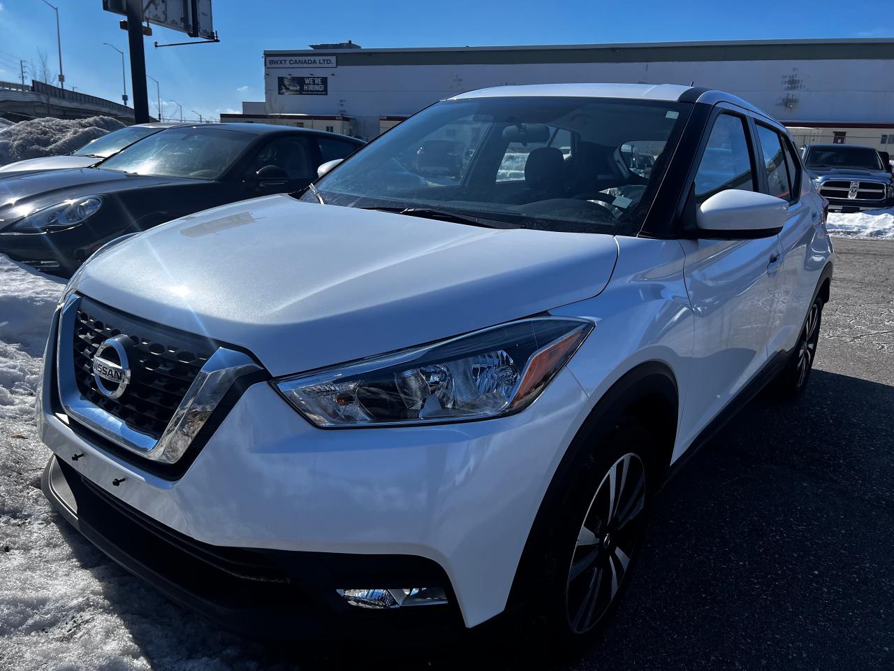 Used 2019 Nissan Kicks SV / REVERSE CAM / HTD SEATS / ALLOYS for sale in Cambridge, ON