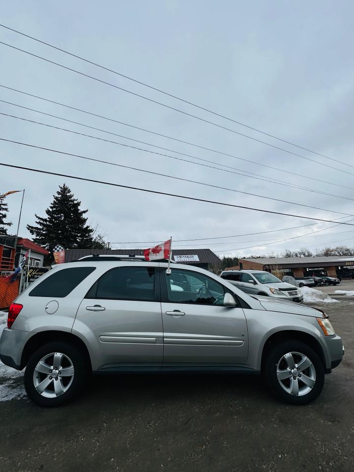 2008 Pontiac Torrent  - Photo #2