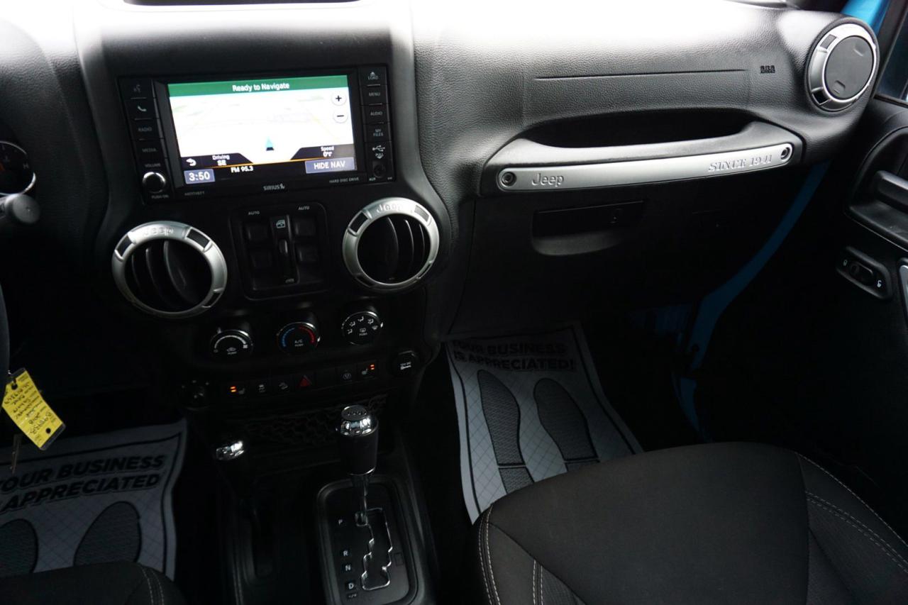 2018 Jeep Wrangler JK UNLIMITED SAHARA 4WD CERTIFIED *1 OWNER* NAV BLUETOOTH HEATED SEATS CRUISE ALLOYS - Photo #11