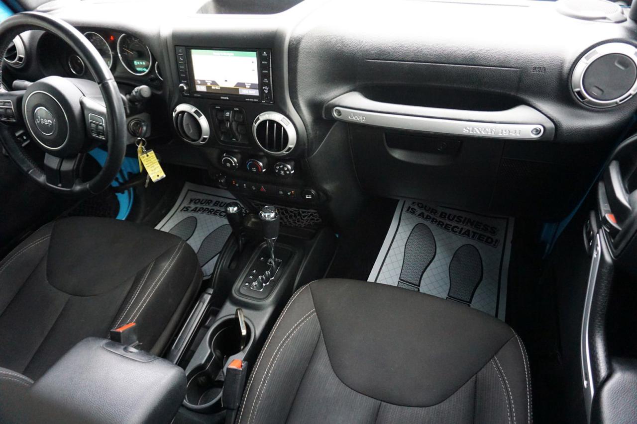 2018 Jeep Wrangler JK UNLIMITED SAHARA 4WD CERTIFIED *1 OWNER* NAV BLUETOOTH HEATED SEATS CRUISE ALLOYS - Photo #13