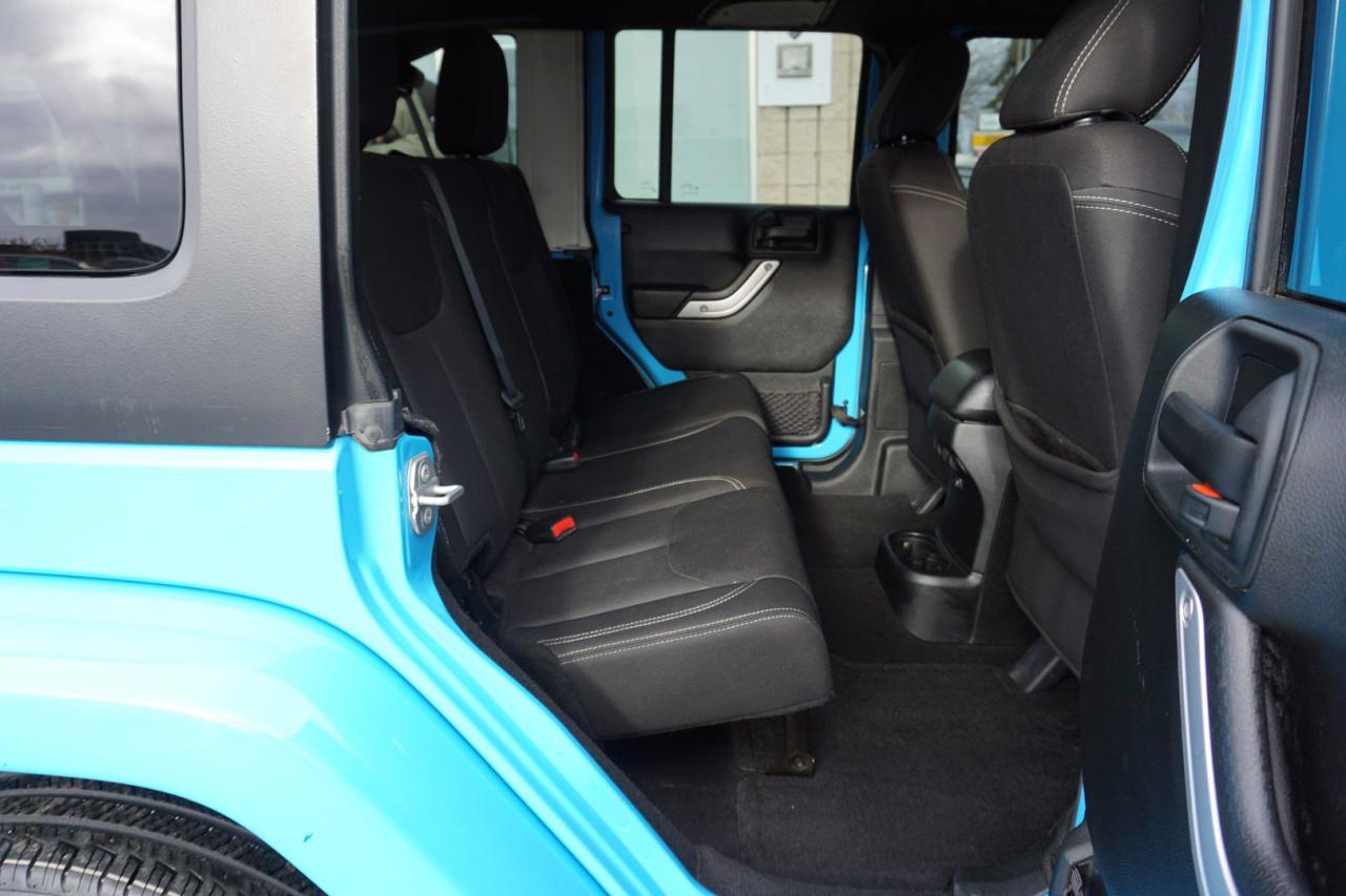 2018 Jeep Wrangler JK UNLIMITED SAHARA 4WD CERTIFIED *1 OWNER* NAV BLUETOOTH HEATED SEATS CRUISE ALLOYS - Photo #17
