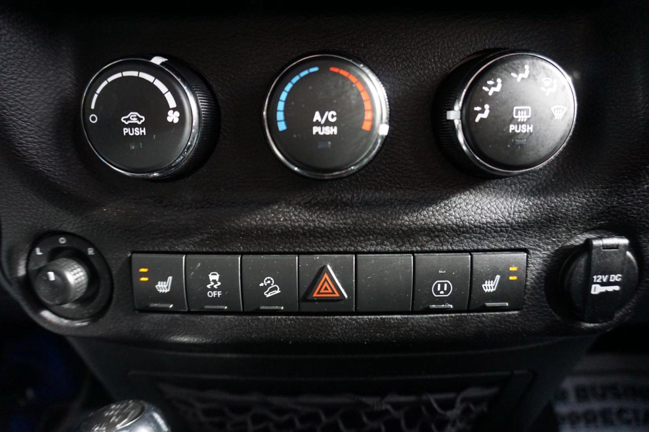 2018 Jeep Wrangler JK UNLIMITED SAHARA 4WD CERTIFIED *1 OWNER* NAV BLUETOOTH HEATED SEATS CRUISE ALLOYS - Photo #23