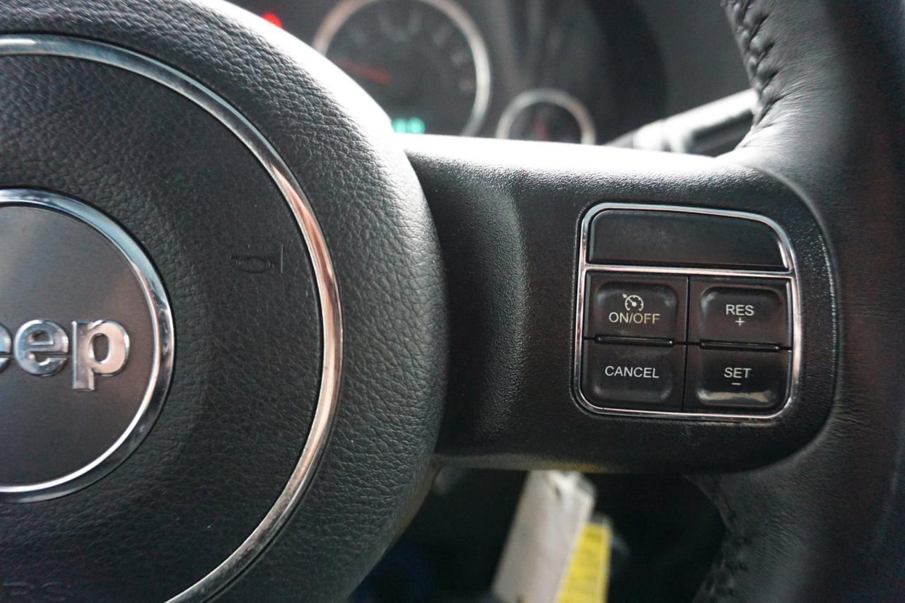 2018 Jeep Wrangler JK UNLIMITED SAHARA 4WD CERTIFIED *1 OWNER* NAV BLUETOOTH HEATED SEATS CRUISE ALLOYS - Photo #25