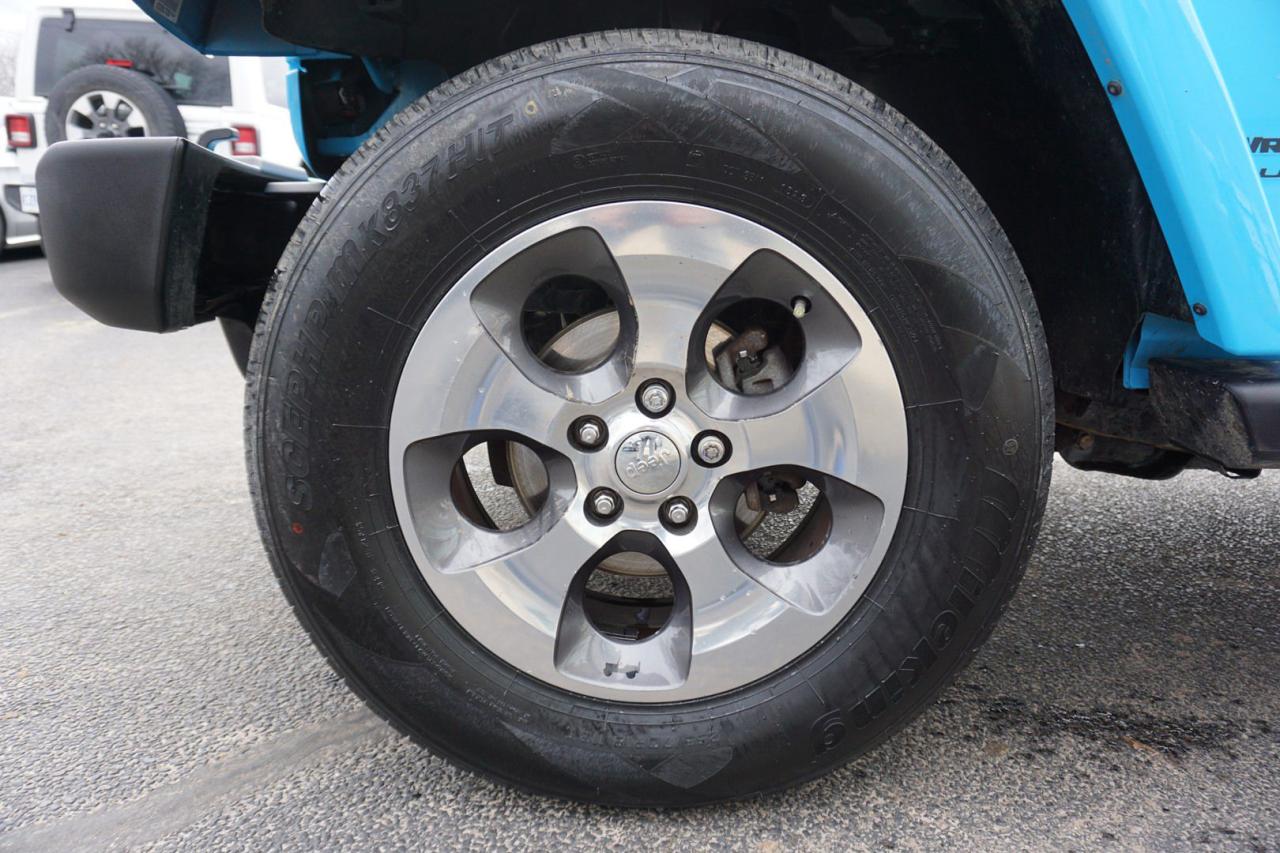 2018 Jeep Wrangler JK UNLIMITED SAHARA 4WD CERTIFIED *1 OWNER* NAV BLUETOOTH HEATED SEATS CRUISE ALLOYS - Photo #32
