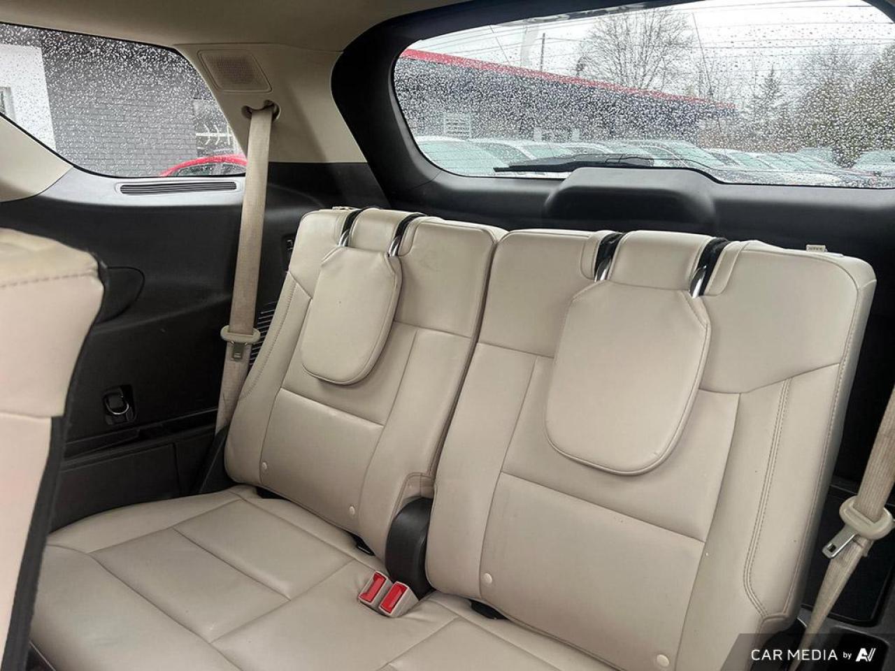 2021 Ford Explorer PLATINUM / 4WD / ROOF / LEATHER / NAV / LOADED - Photo #12