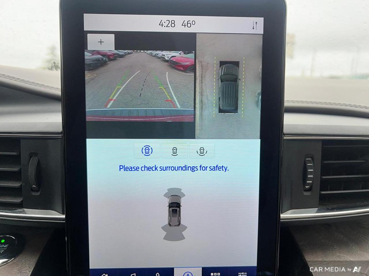2021 Ford Explorer PLATINUM / 4WD / ROOF / LEATHER / NAV / LOADED - Photo #24