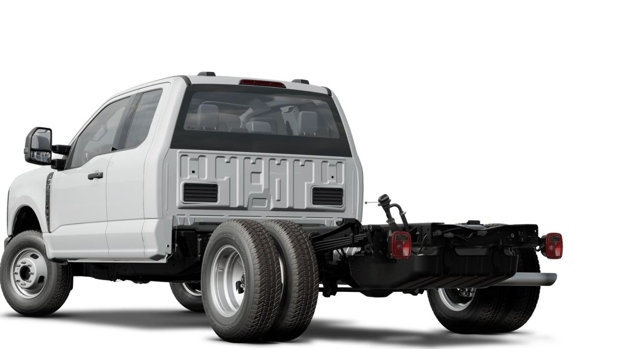 2024 Ford F-350 XL 2WD SuperCab 168  WB 60  CA Photo