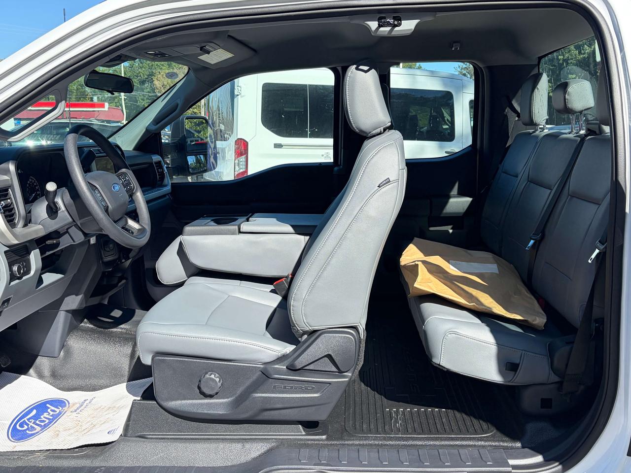2024 Ford F-350 XL 2WD SuperCab 168  WB 60  CA Photo