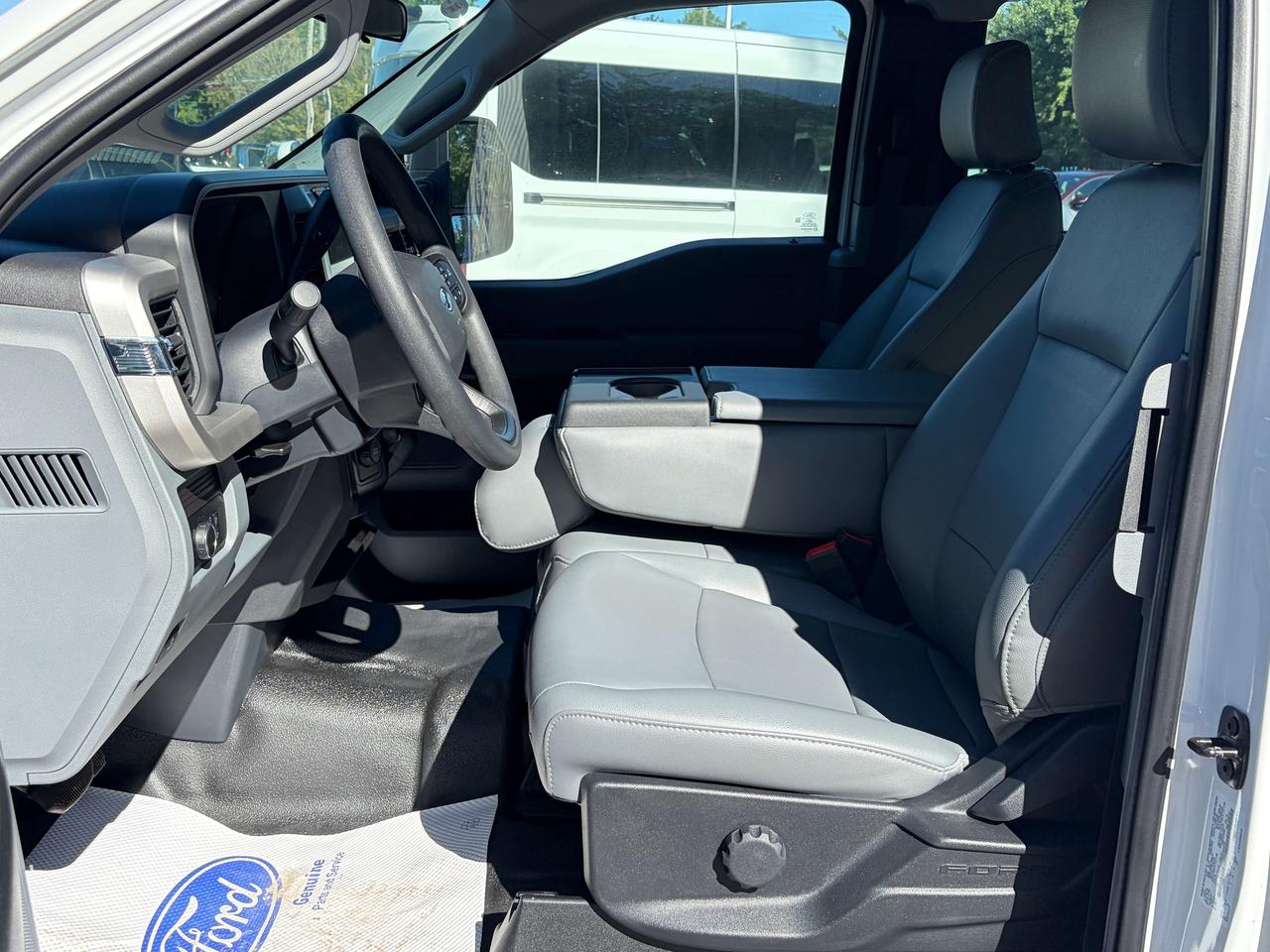 2024 Ford F-350 XL 2WD SuperCab 168  WB 60  CA Photo