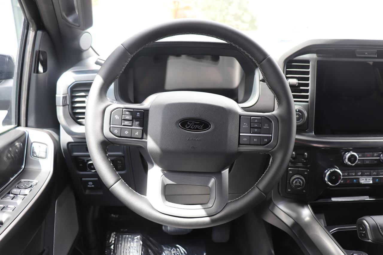 2025 Ford F-150 Lariat 4WD SuperCrew 5.5' Box Photo5