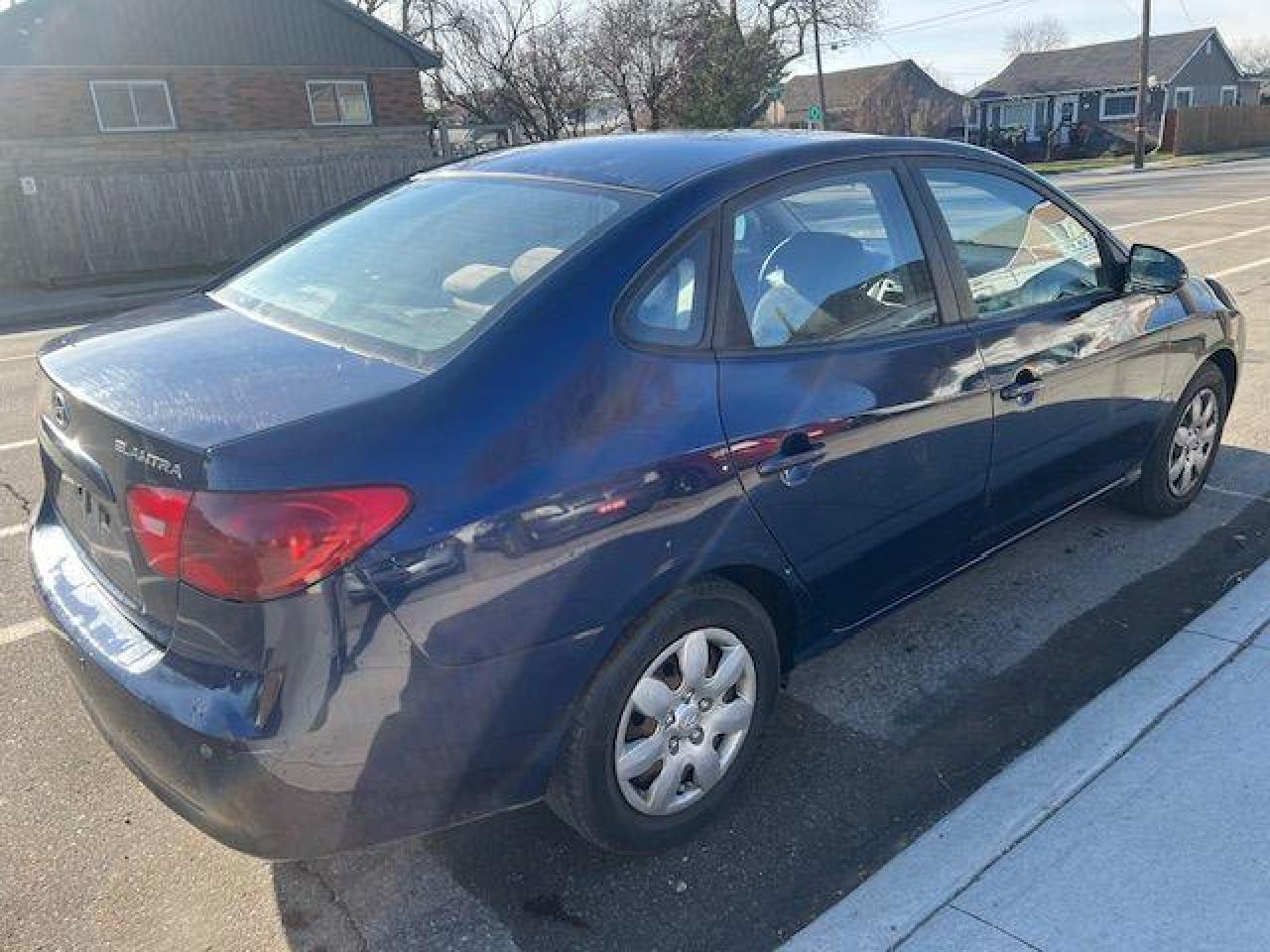 2009 Hyundai Elantra GL - Photo #4