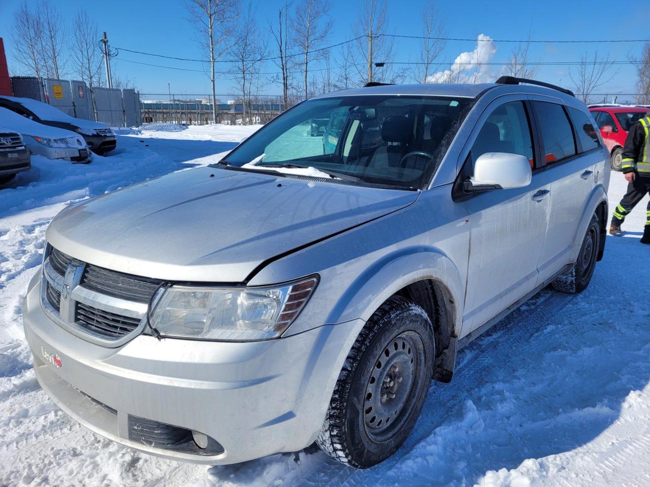 <p>Dodge Journey 2010</p><p>Automatique</p><p>2WD</p><p>Bas kilometrage</p><p>97470 kilometres</p><p>***Gasket de tete a rempalcer, prend du prestone***</p><p>Transmission ok</p><p>Freins ok</p><p>Direction ok</p><p>Carrosserie tres propre</p><p>Bon pneus hiver</p><p>Intérieur propre</p><p>--------------------------------------------------------------</p><p>2010 Dodge Journey</p><p>Automatic</p><p>2WD</p><p>Low mileage</p><p>97470 kilometers</p><p>***Head gasket to be repacked, takes prestone***</p><p>Transmission ok</p><p>Brakes ok</p><p>Steering ok</p><p>Very clean bodywork</p><p>Good winter tires</p><p>Clean interior</p>