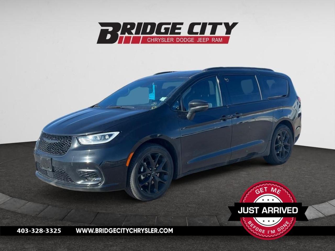 Used 2023 Chrysler Pacifica Touring-L - Apple CarPlay for sale in Lethbridge, AB