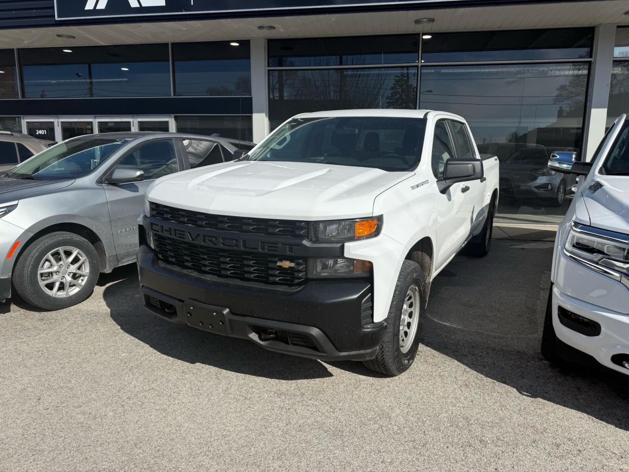 Used 2021 Chevrolet Silverado 1500 2021 Chevrolet Silverado Crew Cab Short Box 4WD | ECOTEC | Trailer Tow Pkg for sale in North York, ON