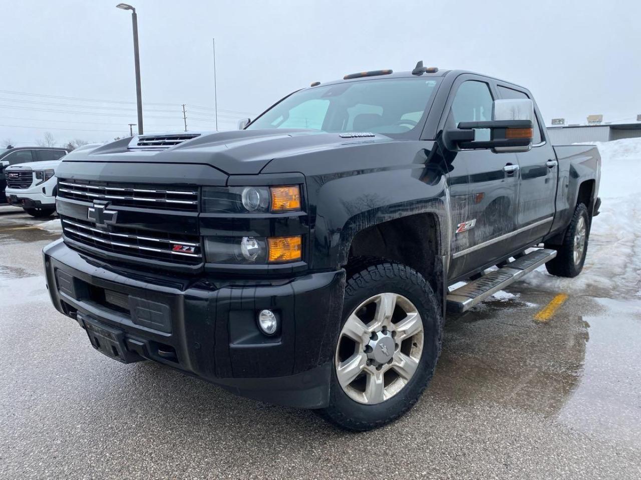 2018 Chevrolet 2500HD 4WD Crew Cab 167" LTZ Photo2