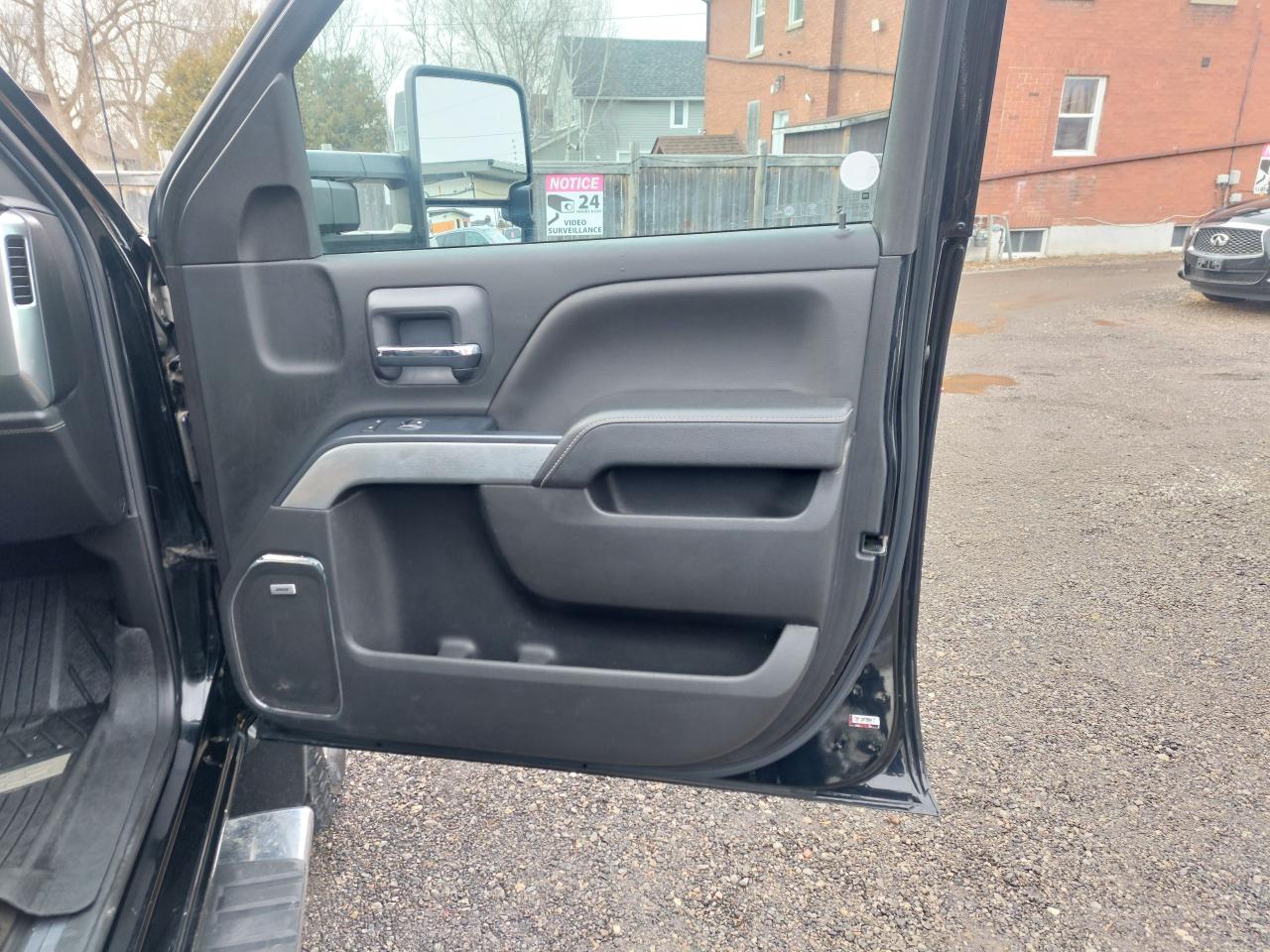 2018 Chevrolet 2500HD 4WD Crew Cab 167" LTZ - Photo #30