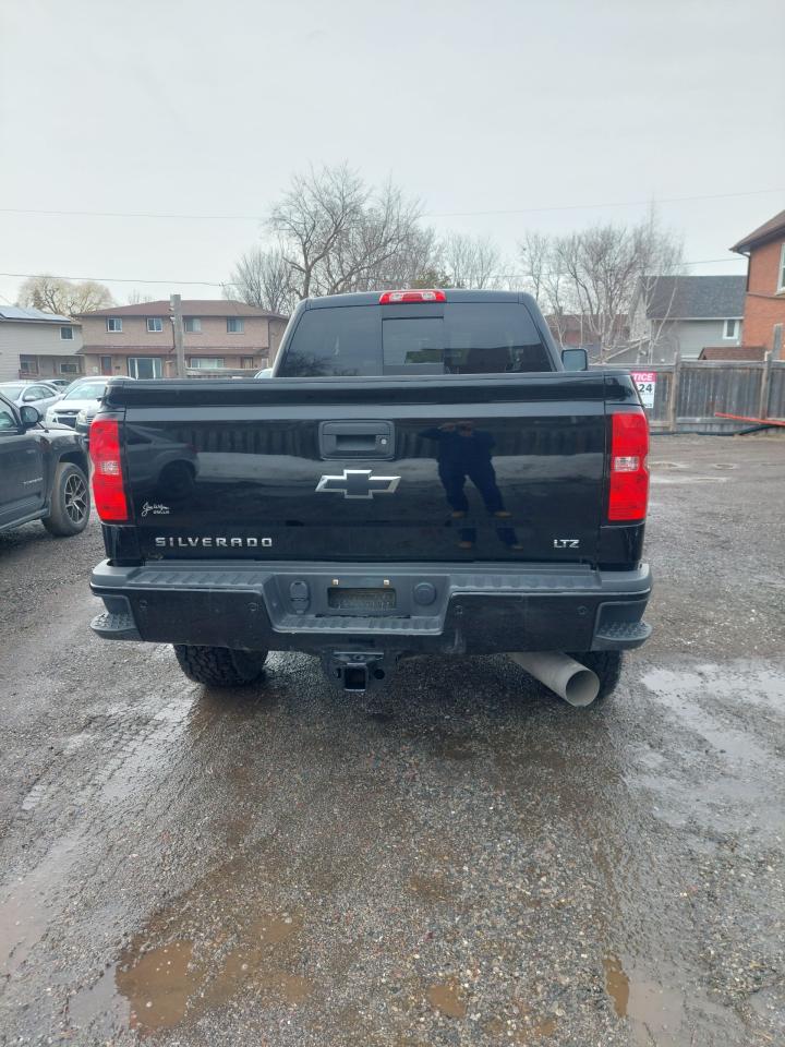 2018 Chevrolet 2500HD 4WD Crew Cab 167" LTZ - Photo #5