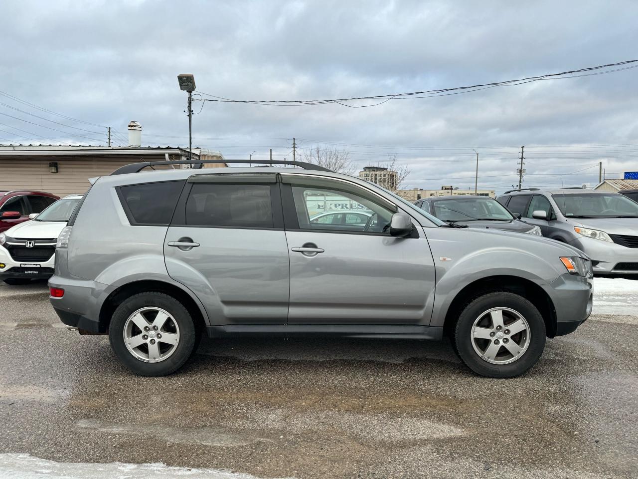 2013 Mitsubishi Outlander ES Photo3