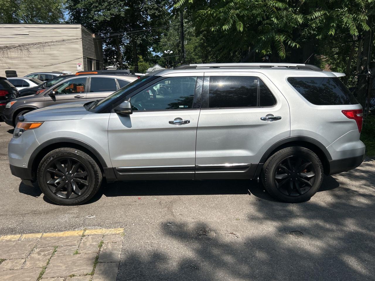 2013 Ford Explorer LIMITED - Photo #2