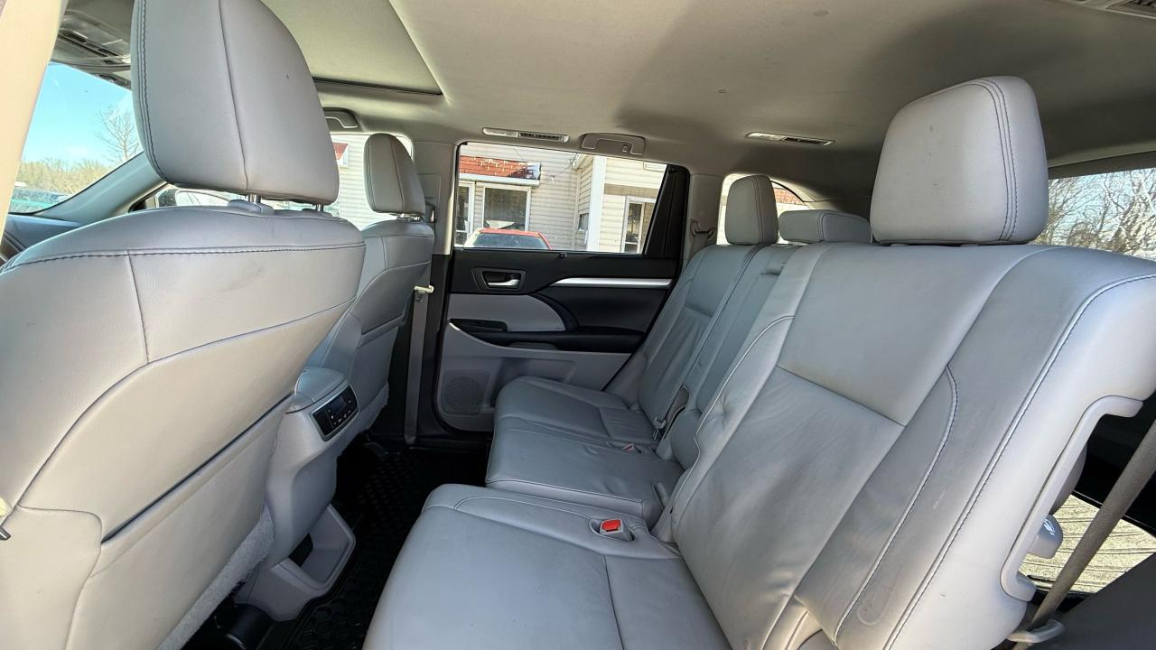 2015 Toyota Highlander XLE - Photo #10