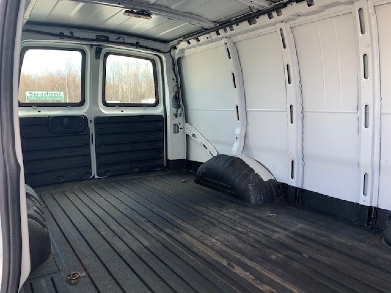 2023 Chevrolet Express Cargo Van RWD 2500 155" - Photo #3