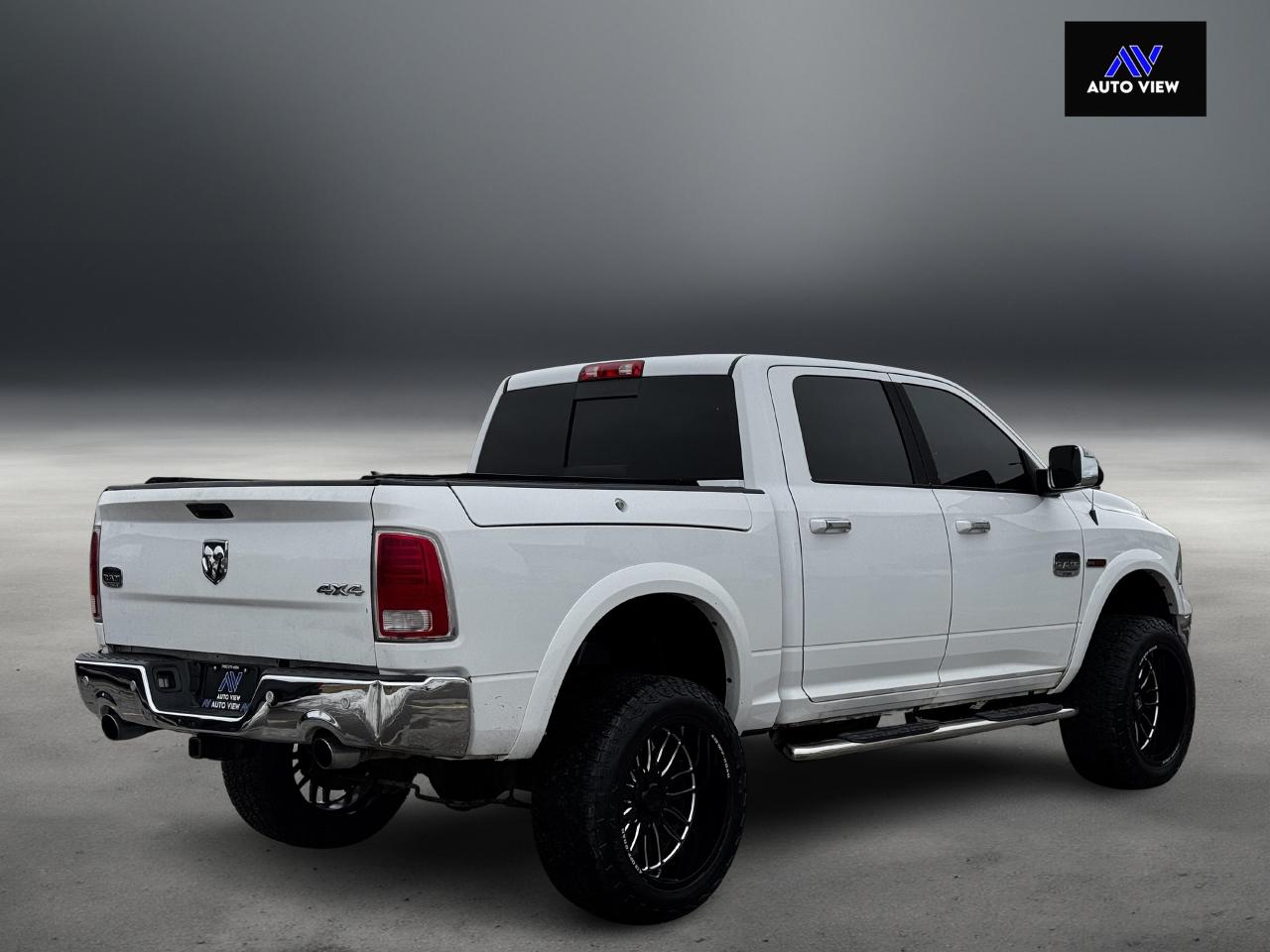 2016 RAM 1500 Longhorn **6" LIFT W/ 35" TIRES**CLEAN CARFAX** Photo4