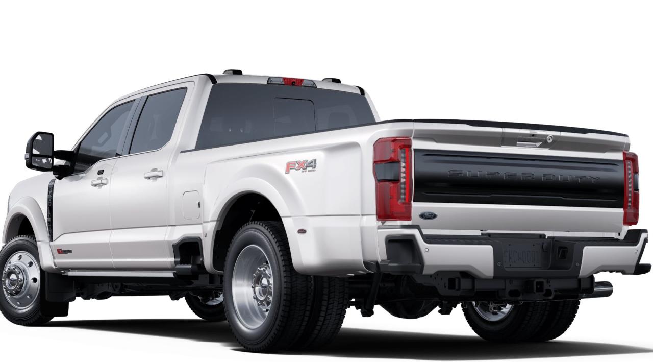 2025 Ford F-450 4X4 CREW CAB PICKUP/ Photo5