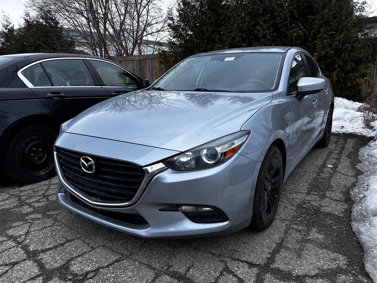 2017 Mazda MAZDA3 GX / REVERSE CAM / AUTO / AC - Photo #1