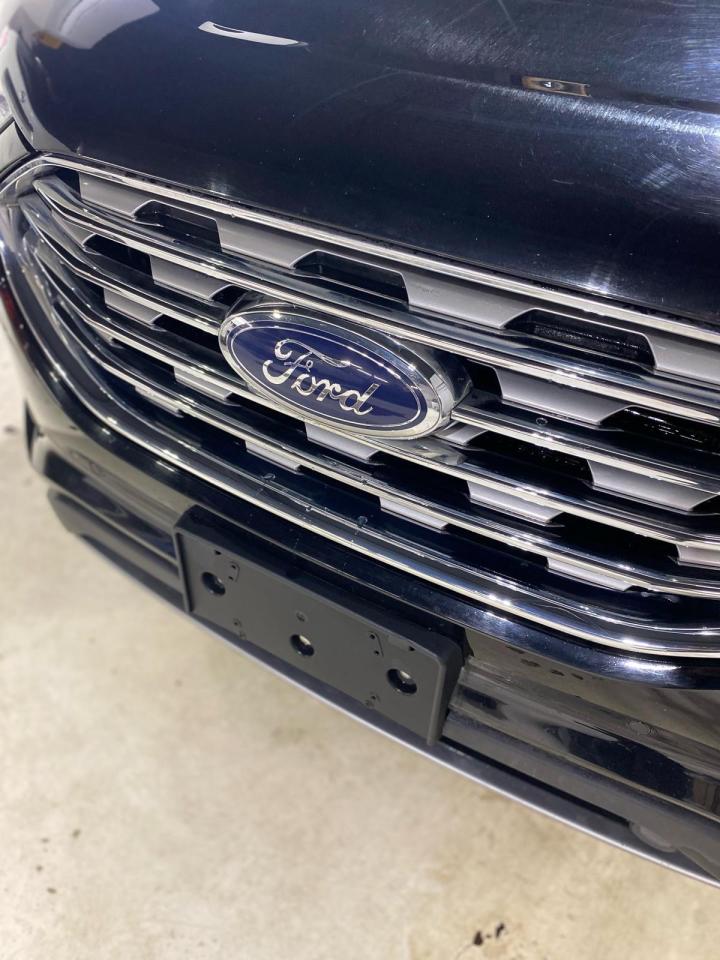 2023 Ford Edge Titanium AWD Photo