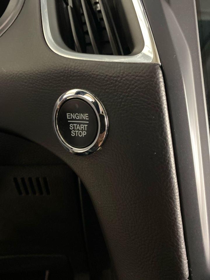 2023 Ford Edge Titanium AWD Photo