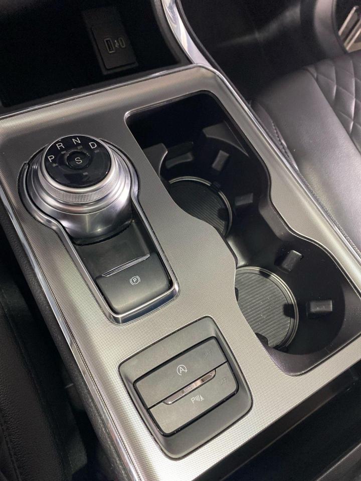 2023 Ford Edge Titanium AWD Photo