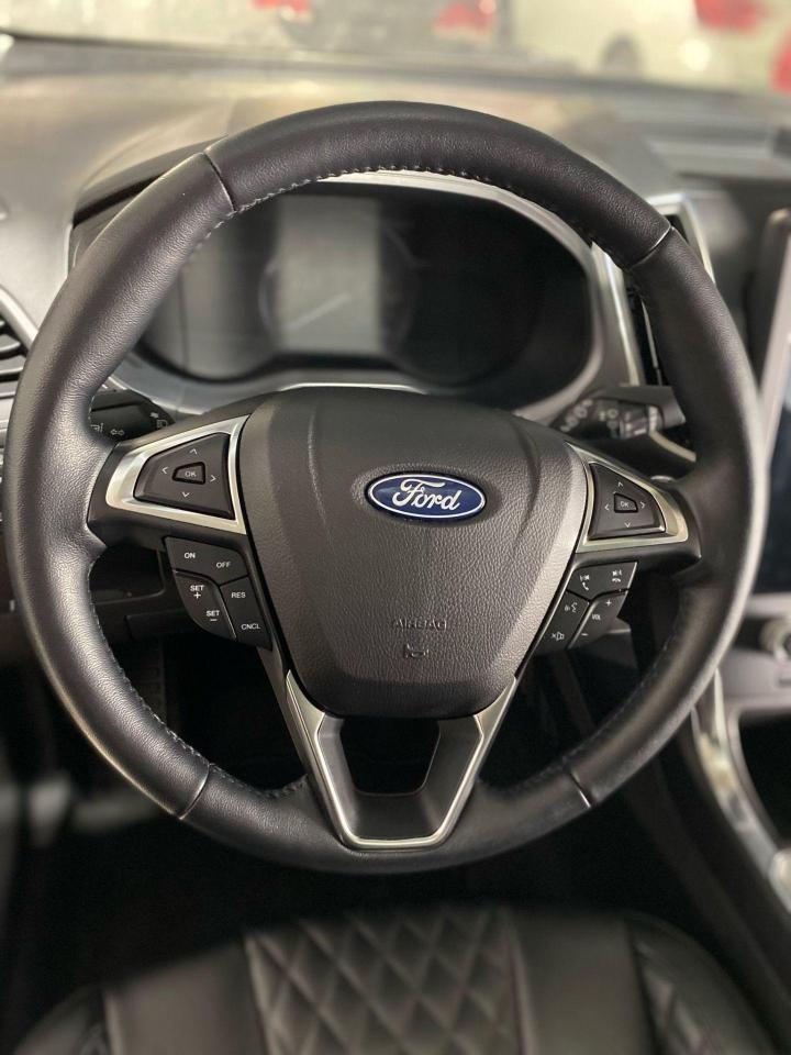 2023 Ford Edge Titanium AWD Photo