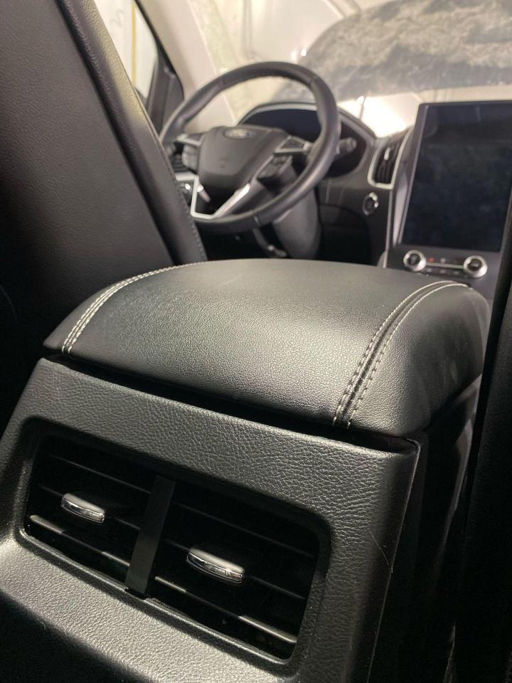 2023 Ford Edge Titanium AWD Photo