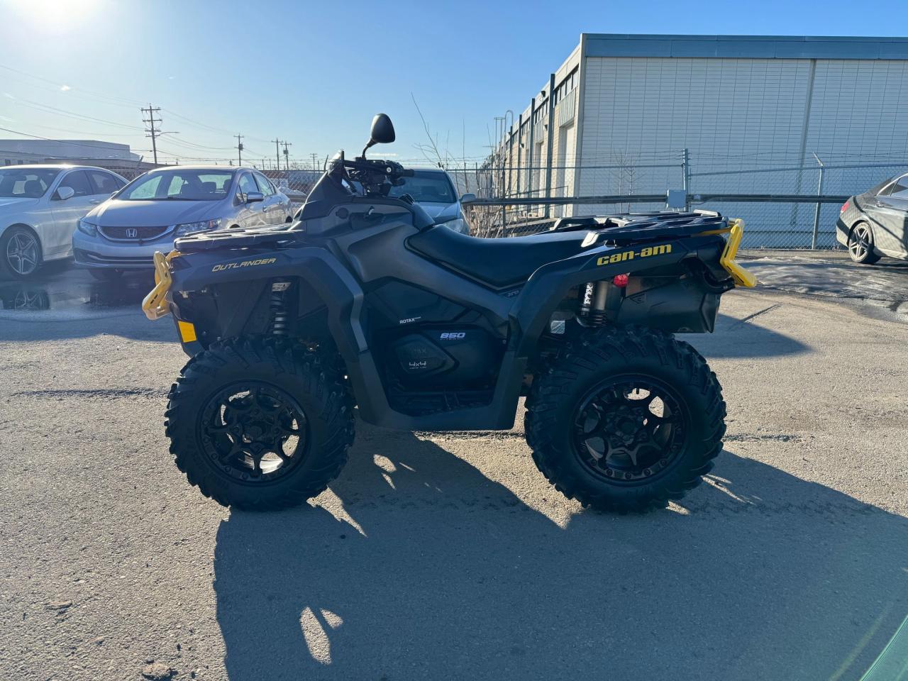 2022 Can-Am Outlander 850 XTP $101 B/W - Photo #8