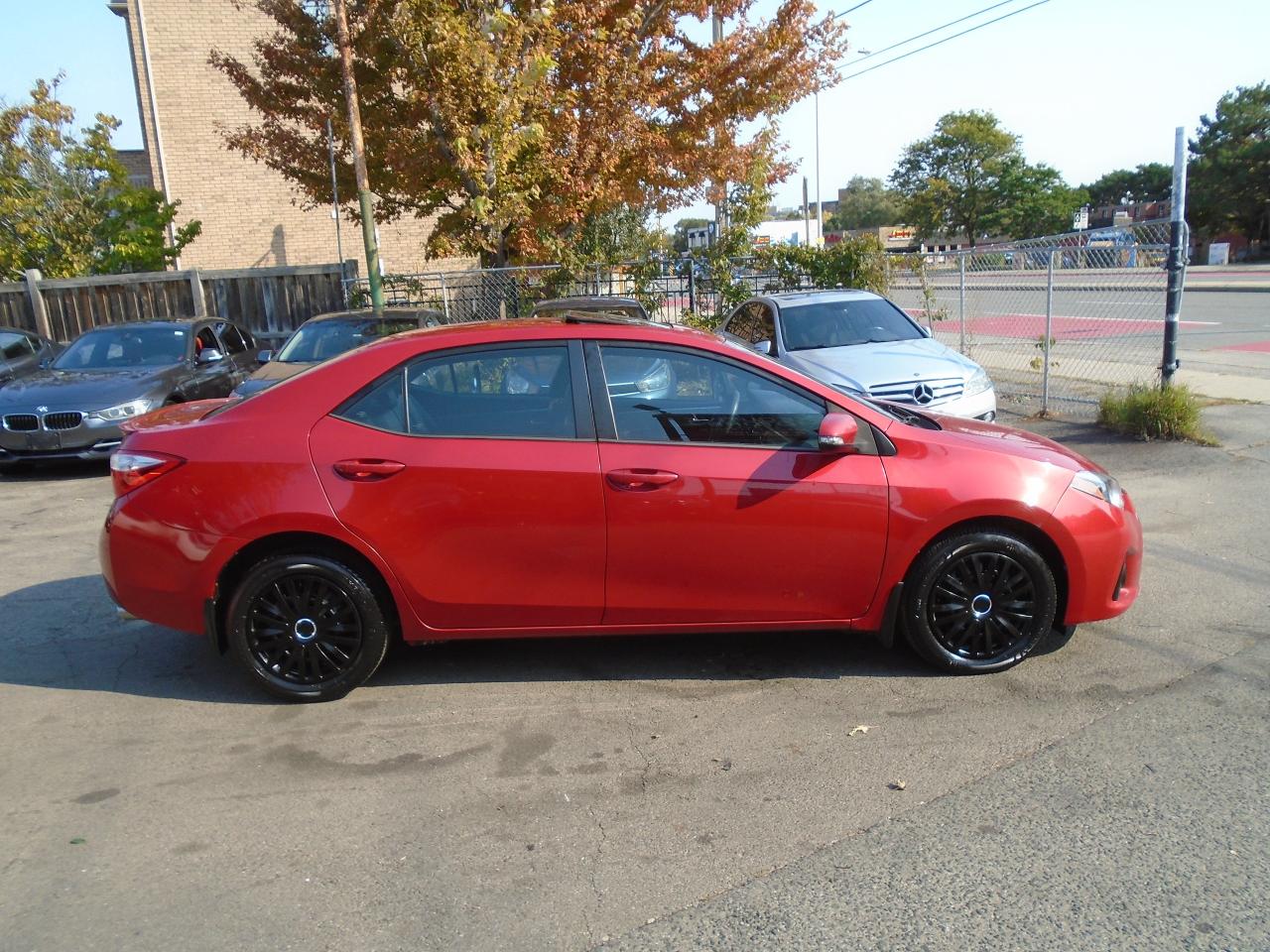 2014 Toyota Corolla S/REAR CAM / LEATHER / KEYLESS/ HEATED SEATS/CLEAN - Photo #4